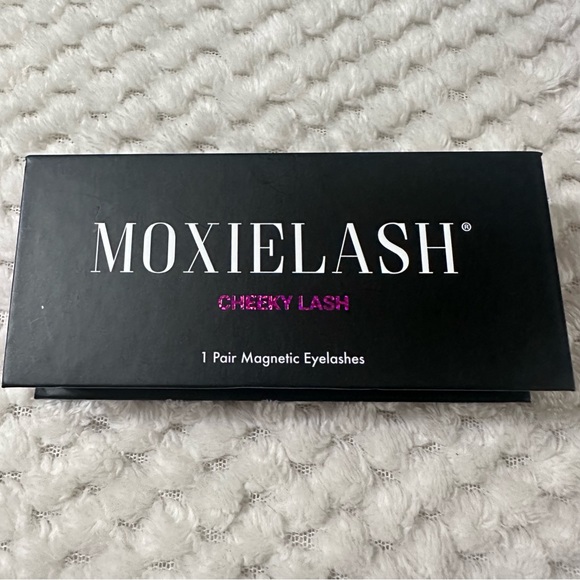 Moxielash Magnetic Lashes in Cheeky Lash - Picture 2 of 2